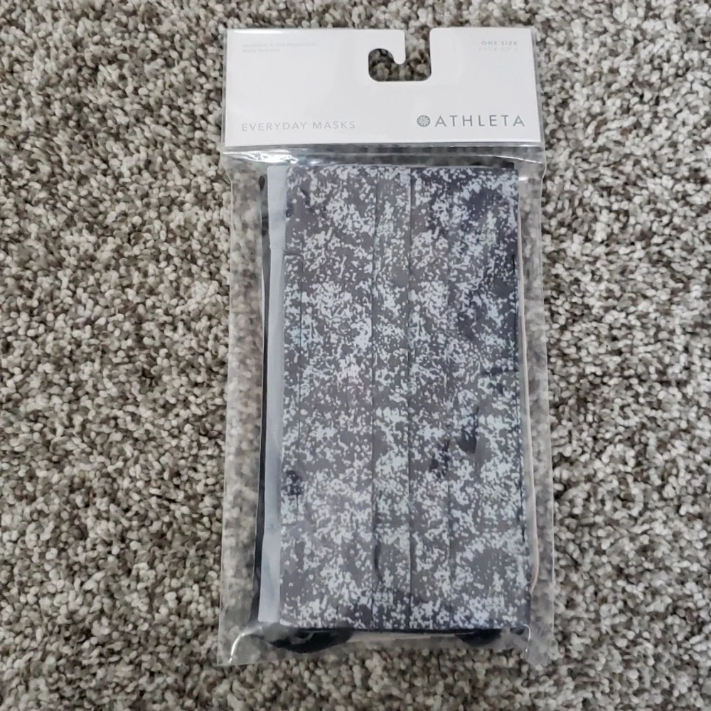 Athleta 5 Pack Face Mask NWT